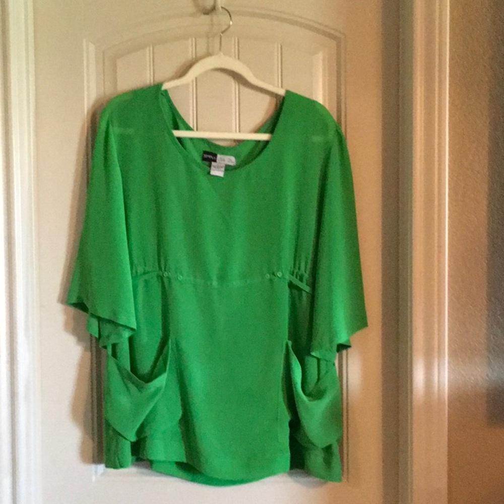 Simply Chloe Dao Cute Top